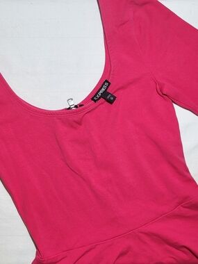 Express Women’s Scoop Neck Pink Top